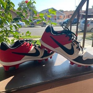 Used Nike Baseball Cleats Size 10